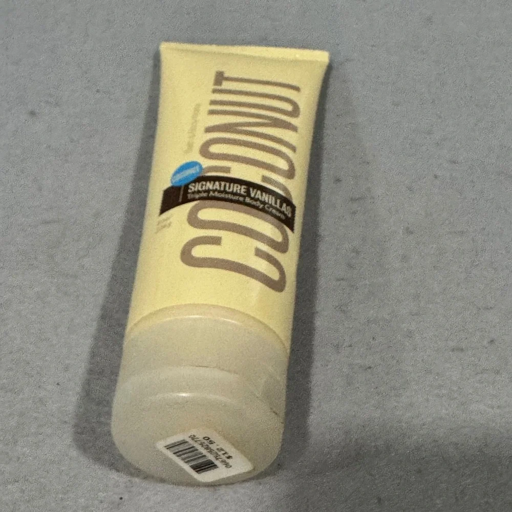 Bath & Body Works Body Cream Women Yellow Coconut Signature Vanillas 8oz
